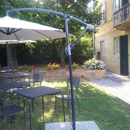 Panzió La Perla Lucca