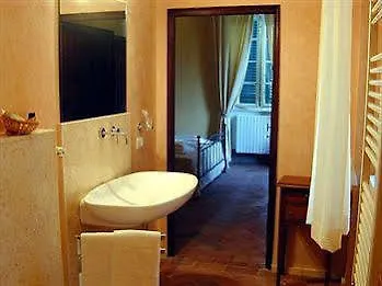 Panzió La Perla Lucca